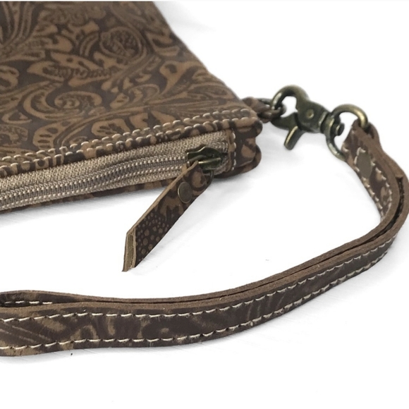 Stunning Genuine Leather Handmade Floral Embossed Wristlet/Clutch - Picture 5 of 6